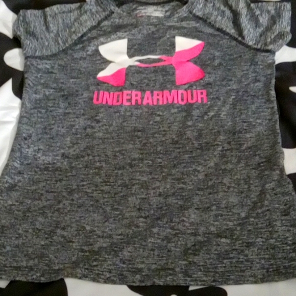 COPY - Under Armour Sz M girls Shirt - Picture 1 of 1